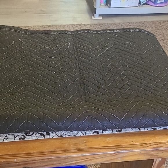 Black  Mover"s Quilted Blanket - Picture 2 of 5